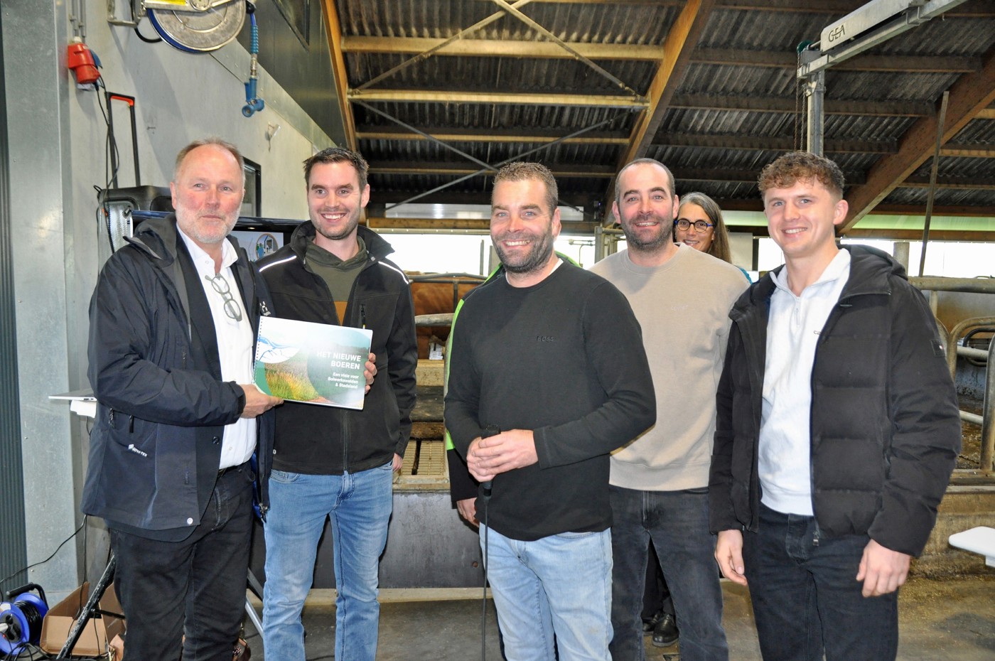 Wethouder Marcel Elferink krijgt toekomstbeeld Bolwerksweiden & Stadsland aangeboden